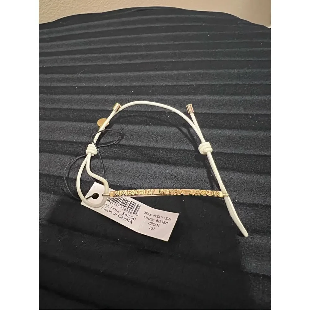 New Marc by Marc Jacobs STYLE: MO001 129A COLOR: 80028 CREAM gold bracelet